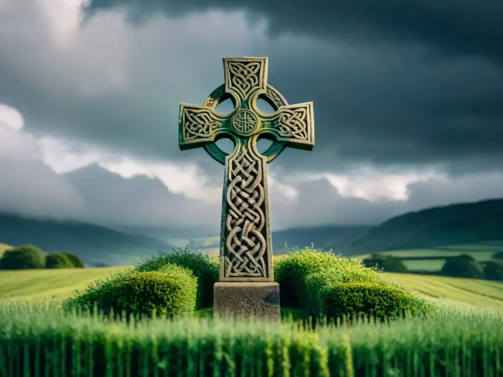 Imponente cruz celta de piedra en campo verde bajo cielo tormentoso, simbolizando el significado cruz celta paganismo cristianismo