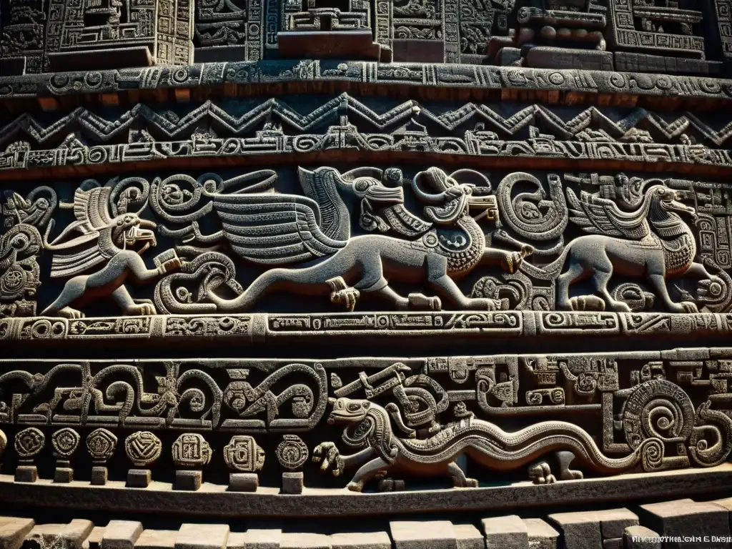 Intrincadas decoraciones en el Templo de la Serpiente Emplumada de Teotihuacán, obra de los misteriosos constructores de Teotihuacán