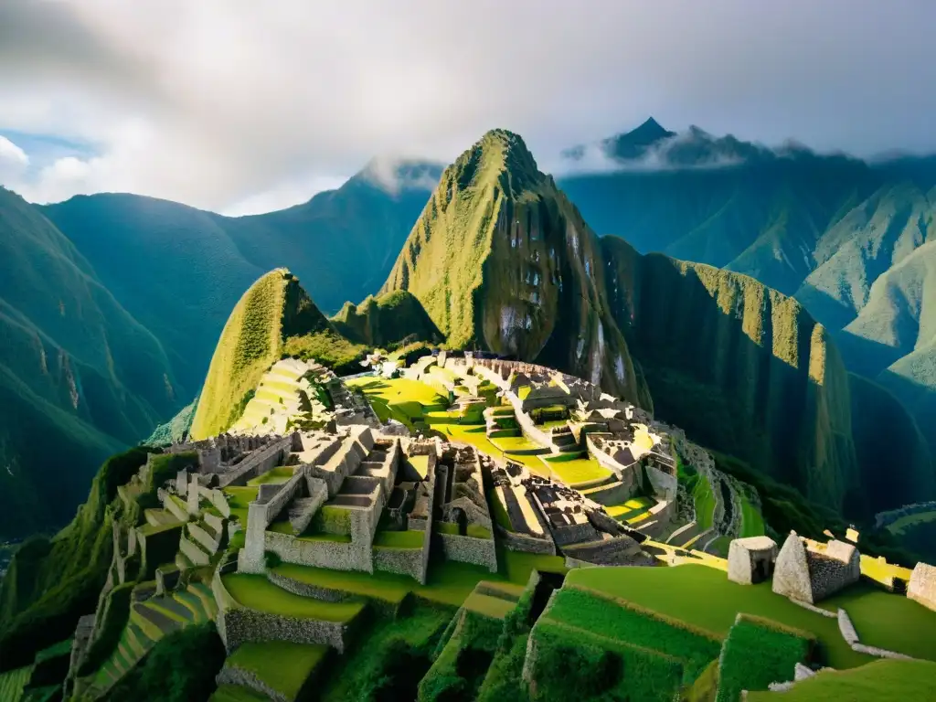 Una comparación lado a lado de Machu Picchu en su estado actual y una reconstrucción virtual vibrante de su esplendor pasado